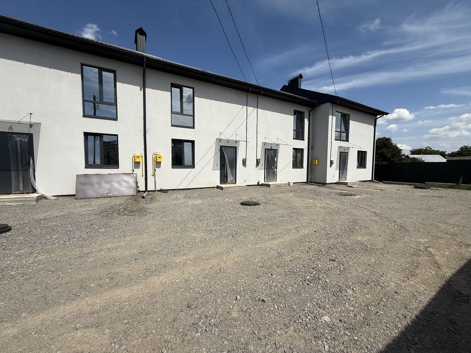 Продам таунхаус поруч школа