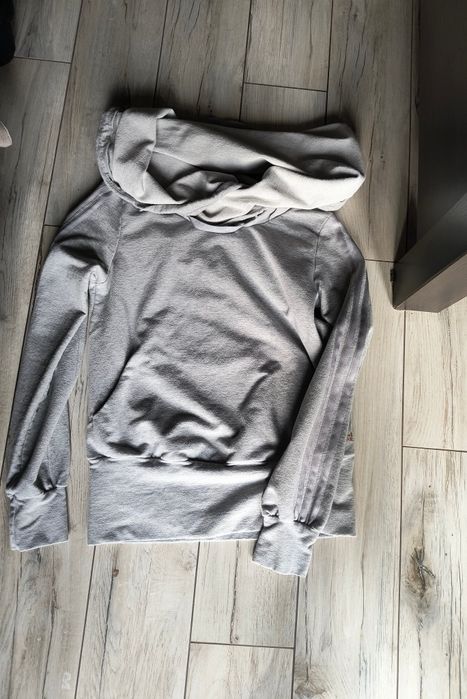 Szara bluza Adidas