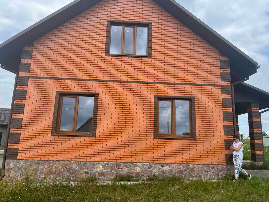 Продаж будинку в селі