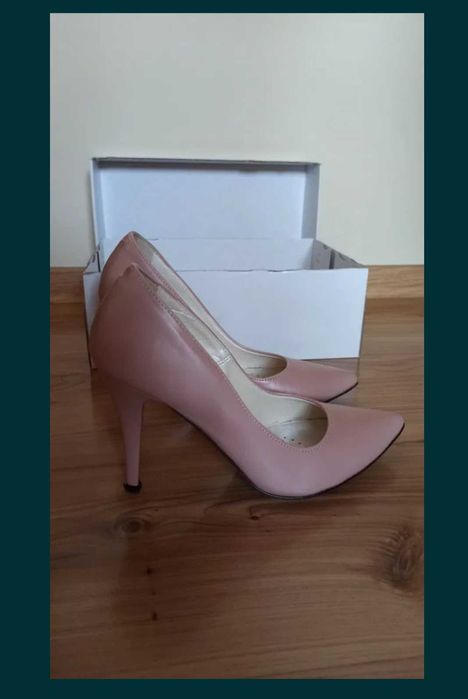 Szpilki pudrowy róż roz. 35