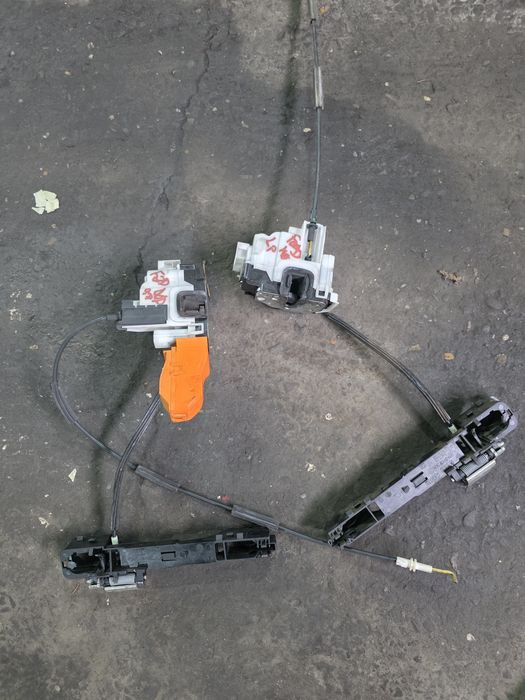 Ford Ka mk2 Zamek drzwi Przód