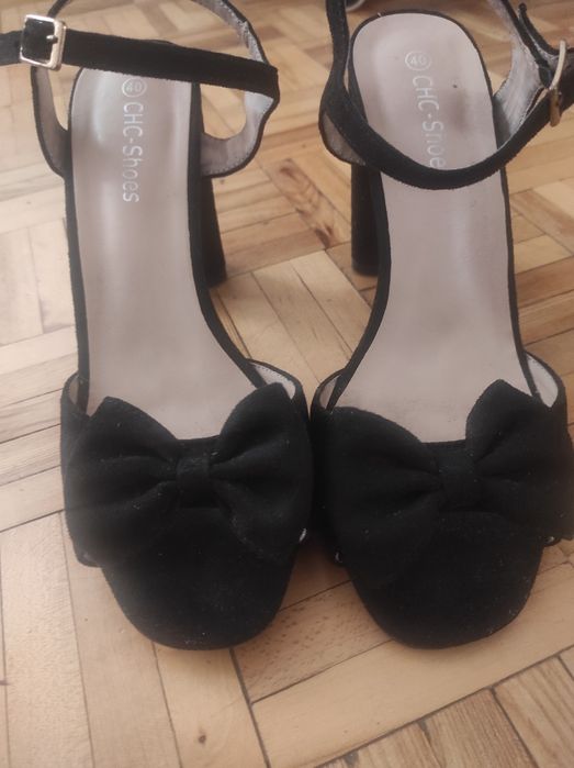 Buty na obcasie słupek na slupku
