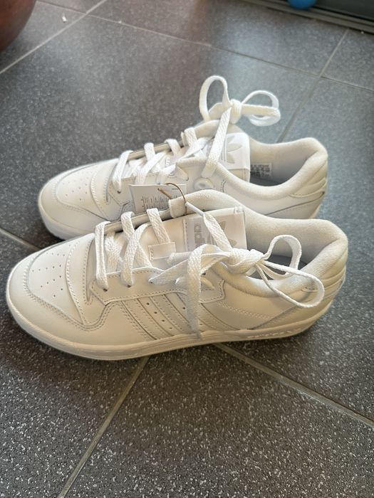 sapatilhas adidas brancas novas