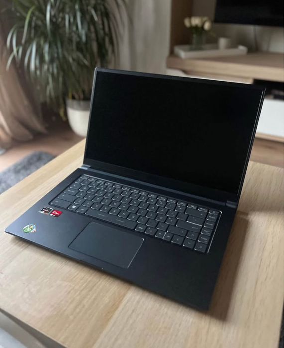 Portátil MSI 15.6" Modern 15 A5M-284XPT