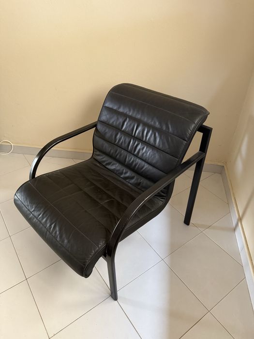 Cadeira preta escritorio