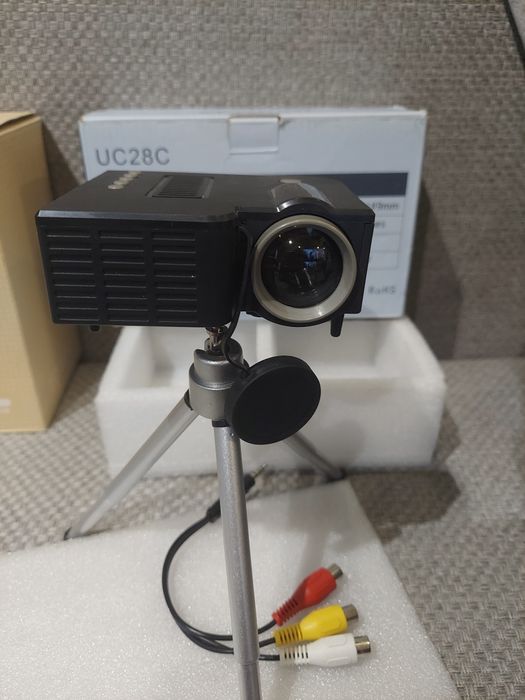 Продам  проєктори.