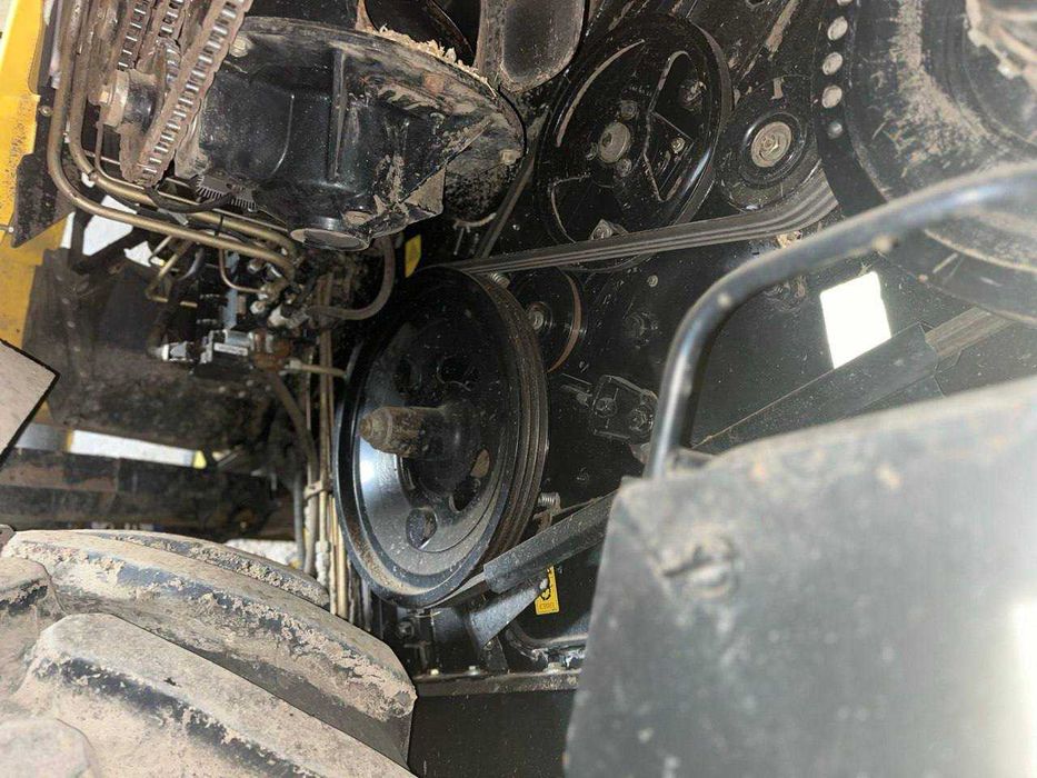 Комбайн New Holland CX8080