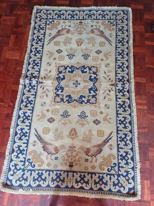 Passadeira / Tapete de Arraiolos Tradicional (1,62m x 0,94m)