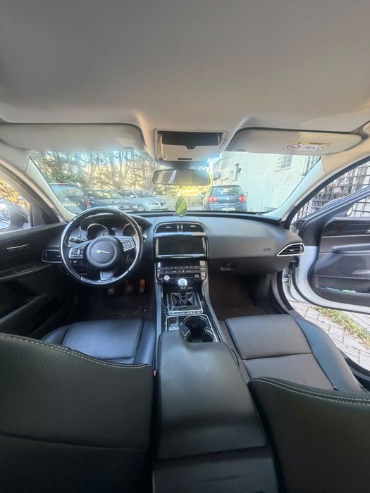 Jaguar XE (impecavel )