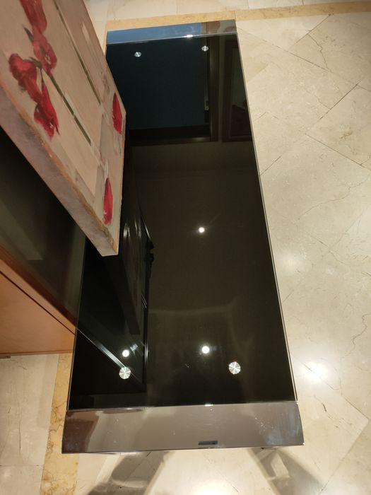 Mesa TV em vidro impecável com oferta da tela