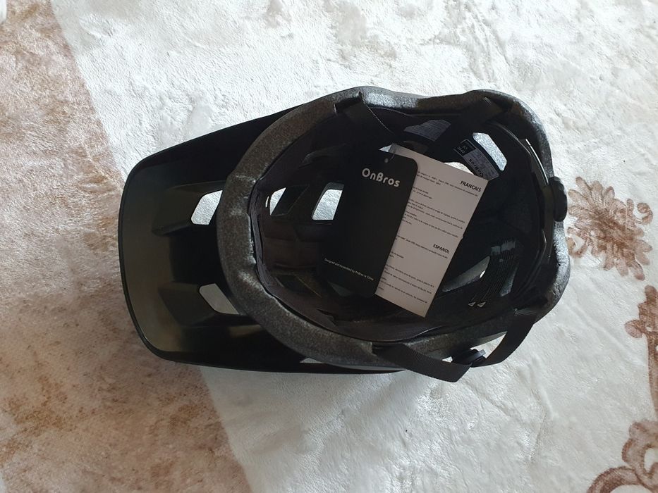 On Bros Kask MTB z daszkiem rozm L