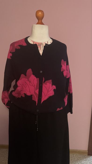 Cudny sweter rozpinany  40/42/44/46