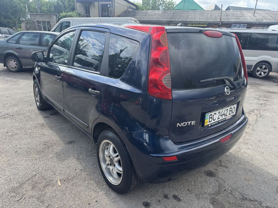 Нісан Ноте під виплату