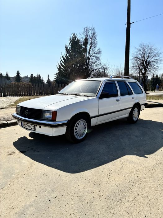 Opel Rekord 2.0 газ/бензин Опель Рекорд