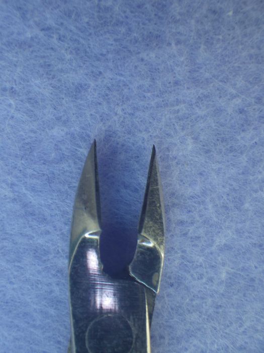 Маникюрные кусачки для ногтей.