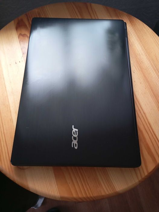 sprzedam acer e5-721serie procesore 4rdzen. amd a4-apu 6210apu with amd radeon r3graphics