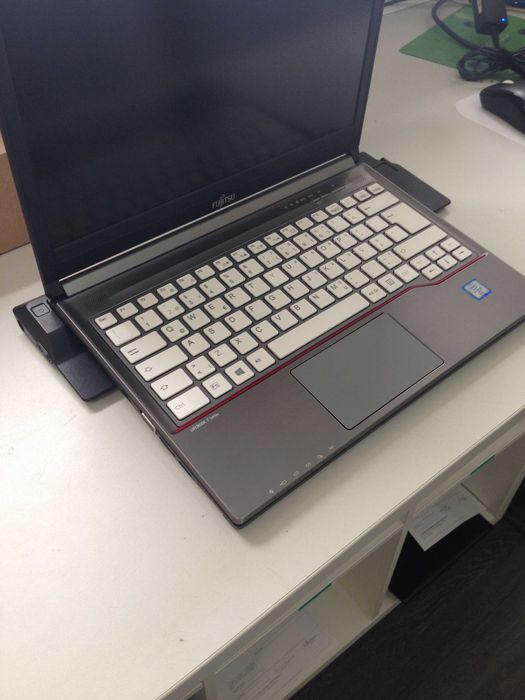 Portátil Fujitsu Lifebook E736 Recondicionado