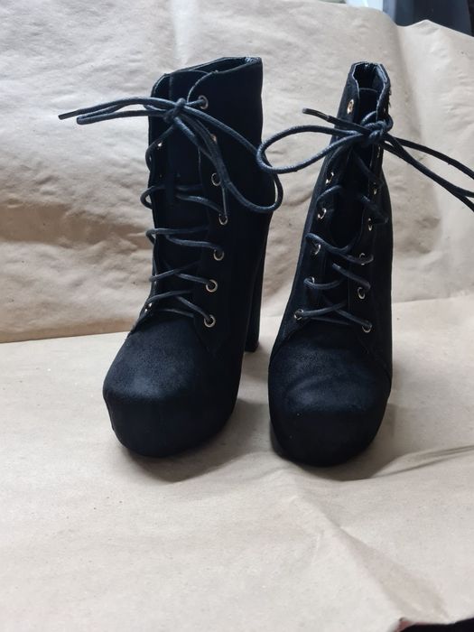 Botas de salto alto 36