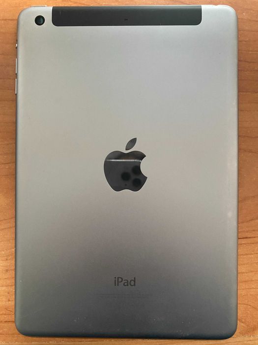 Apple iPad Mini 3 64GB Wifi + Cellular em Bom Estado