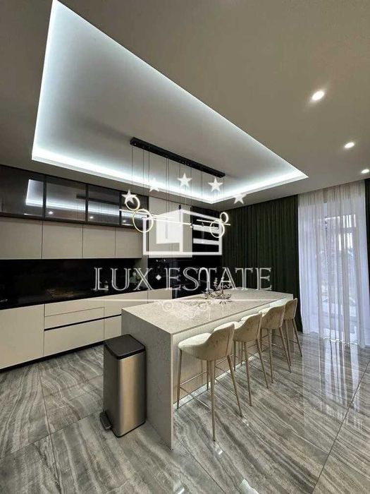 Продажа стильного дома на Холодной горе.