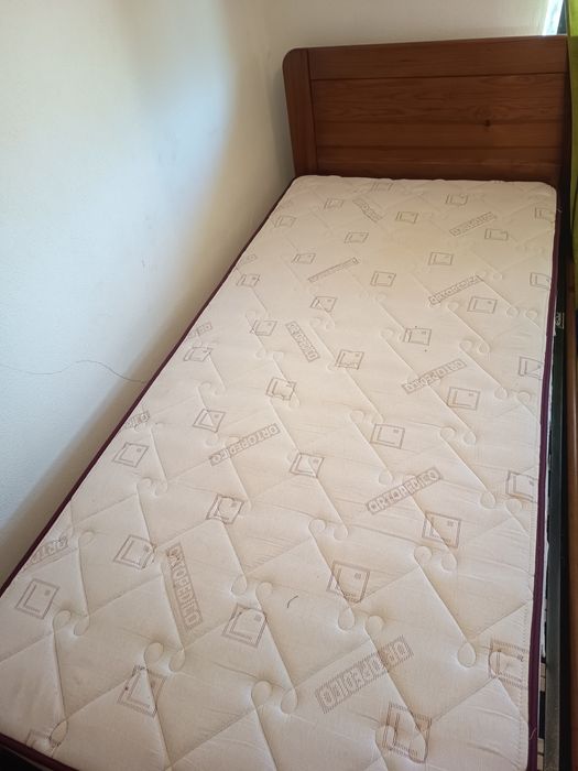 Cama solteira com colchão Baratinho