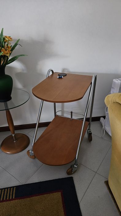 Mobília de sala em madeira maciça