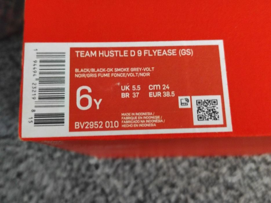 NIKE Team Hustle FLYEASE adidasy rozm. 38,5 /24cm