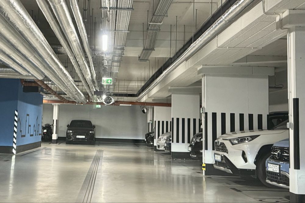 Miejsce postojowe w podziemnym parkingu, Bemowo/Lazurowa 9