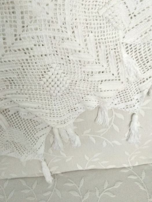 Colcha de renda feita à mão!