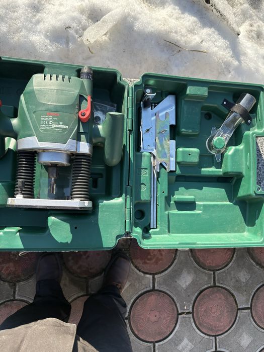 Фрезерный станок  Bosch Pof 1300ACE