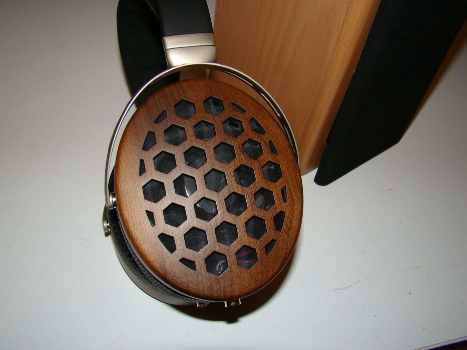 Наушники динамические полноразмерные Hi-End уровня /от Sound Reality/