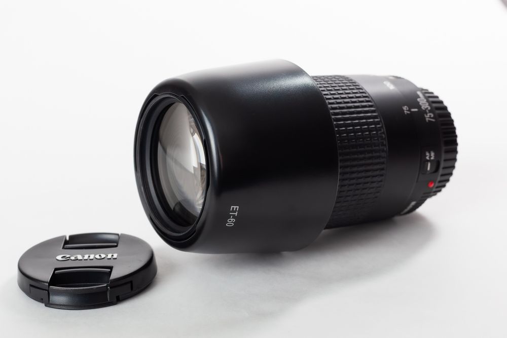 Canon EF 75-300 f4.0-5.6 III + бленда