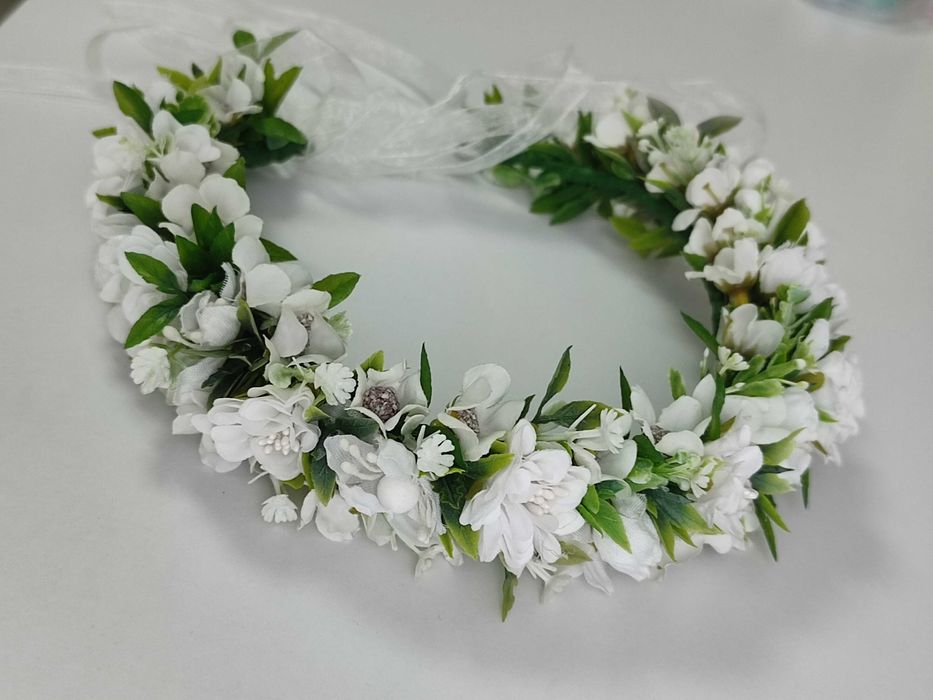 Віночок з стрічками