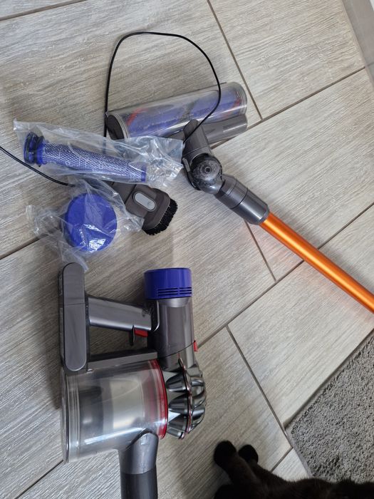 Пилосос dyson v8