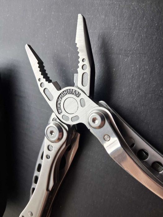 Мультитул Leatherman Skeletool