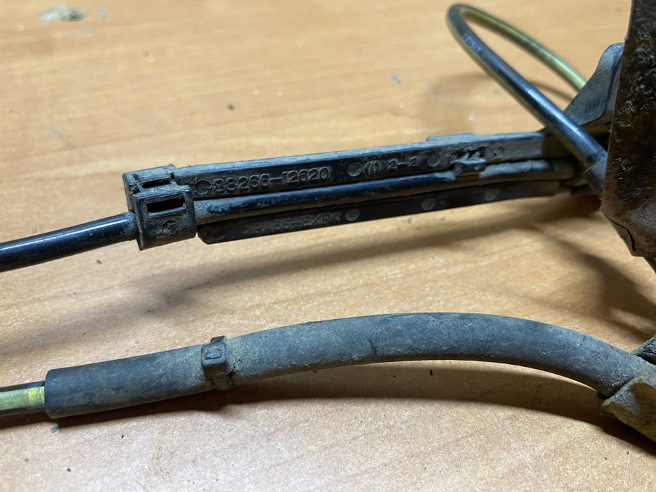 8954202040 Toyota Avensis T25 датчик абс (abs передний правый)