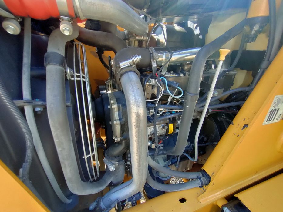 CAT 428(432)F2  2018г.в.