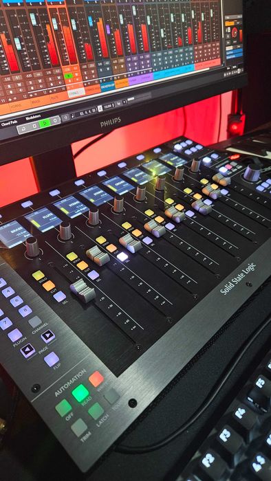 SSL UF8 Controlador de DAW c/ 3 anos de GARANTIA