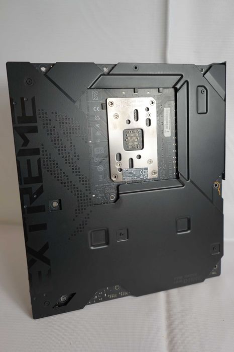 Материнська плата Asus ROG CROSSHAIR X670E EXTREME AM5