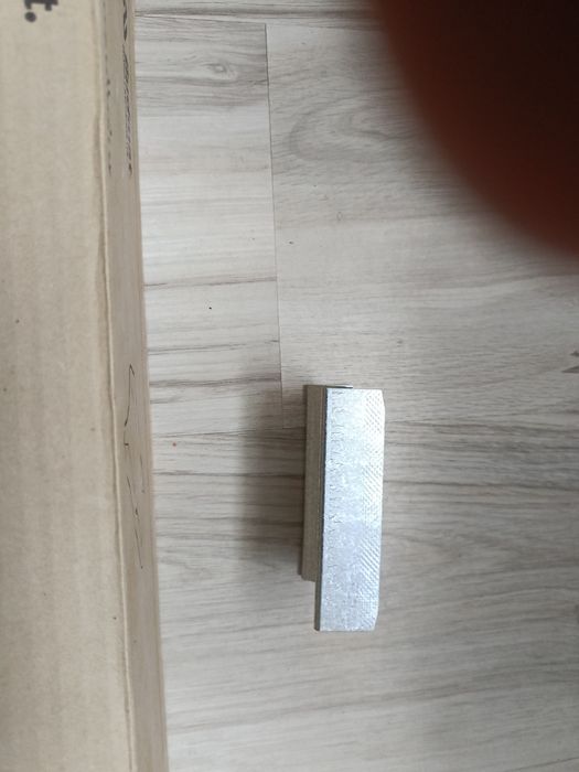 Łączniki wzdłużne do profili.