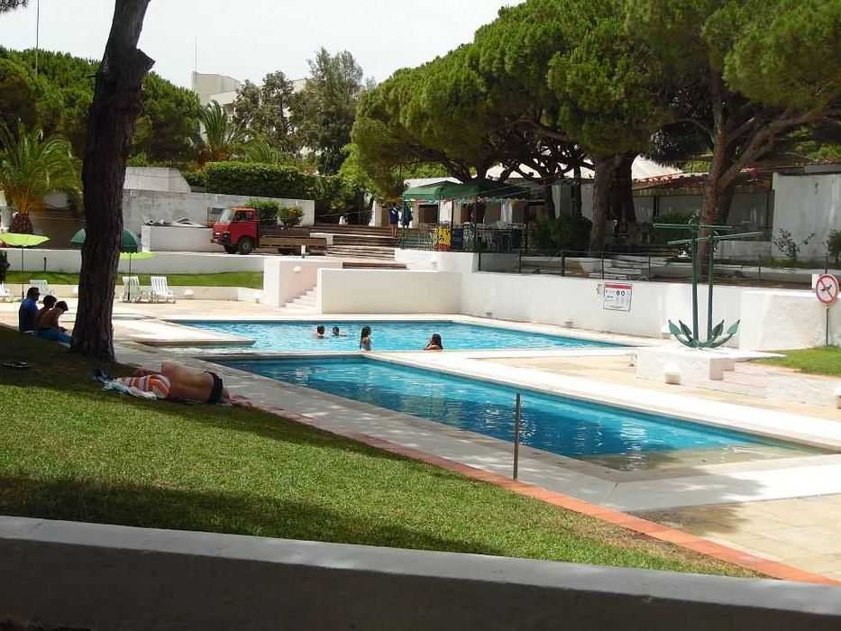 CASA ARTUR- V1 c/piscinas, parque infantil, mini golfe, central, a pé p/ Praia nas Açoteia - LIVRE 12 A 19/07 + SETEMBRO LIVRE - Açoteias em ALBUFEIRA