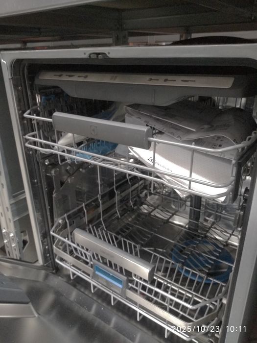 OUTLET Janki ul Wspólna 6 Zmywarka Electrolux ComfortLift EEC67310L