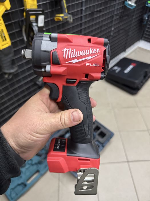 Mlucz udarowy milwaukke 330Nm 18v NOWE