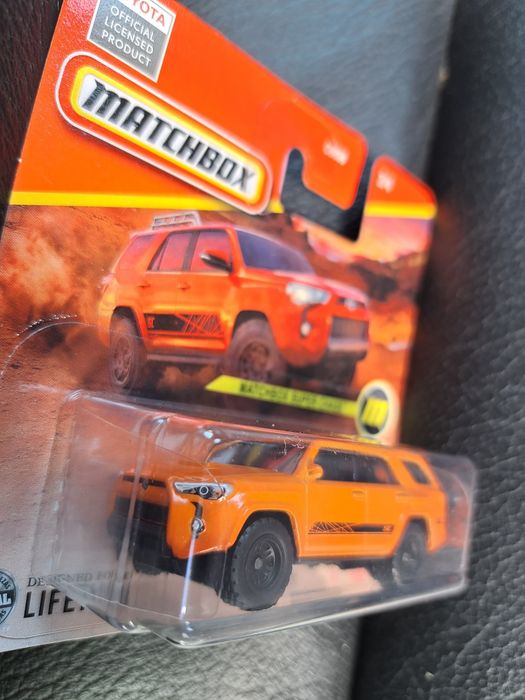 Toyota 4 Runner matchbox super chase auta samochody