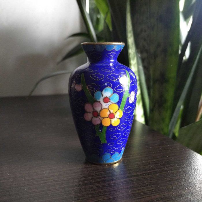 Клуазоне ваза антикварная 7,5 см перегородчатая эмаль в идеале и бонус