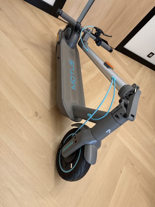 Hulajnoga elektryczna MOTUS Scooty 10