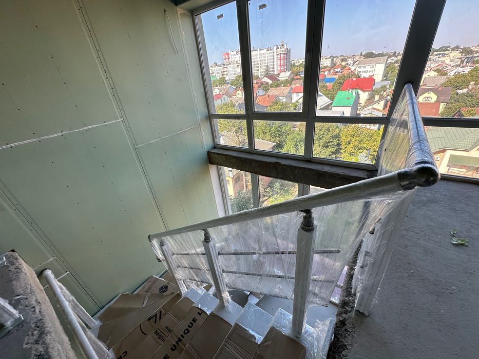 квартира в двох рівнях в центрі міста.