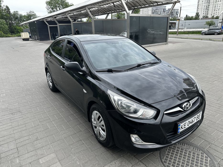 Hyundai Accent 2013 газ-бензин