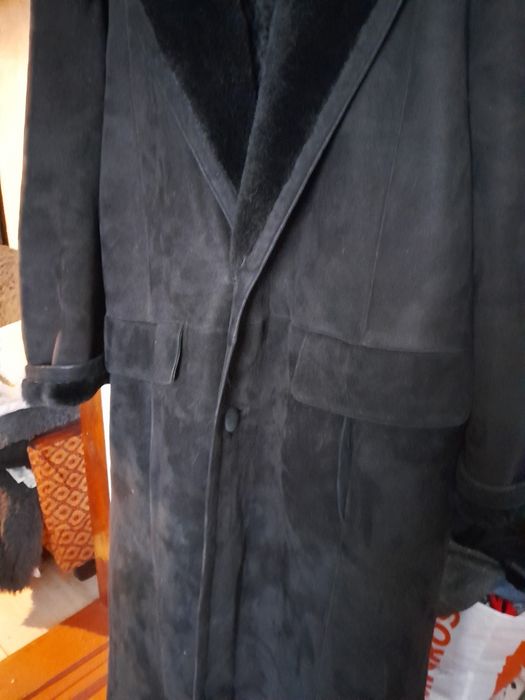 Розкішна фірмова дублянкатнат.цегейка хутро,тепла фірма на фото