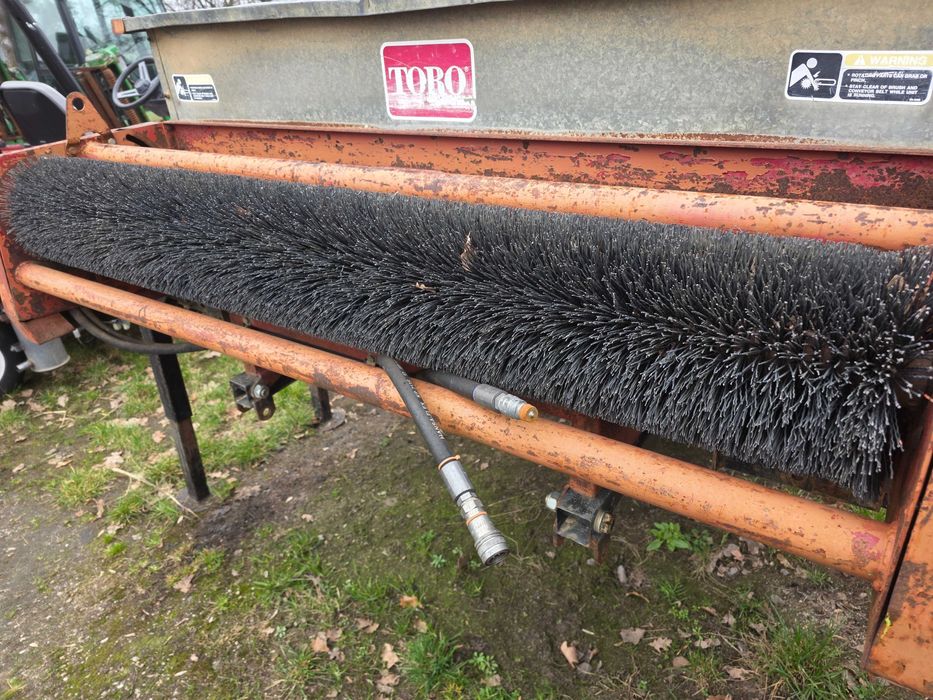 Top Dresser Samozaładowcza Rink piaskarka posypywarka Toro ROZSIEWACZ